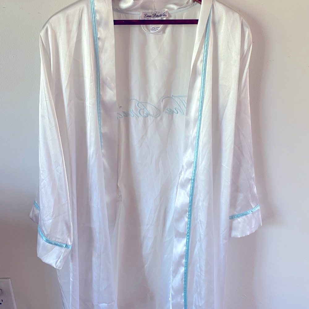 Bride Robe - Picture 2 of 3